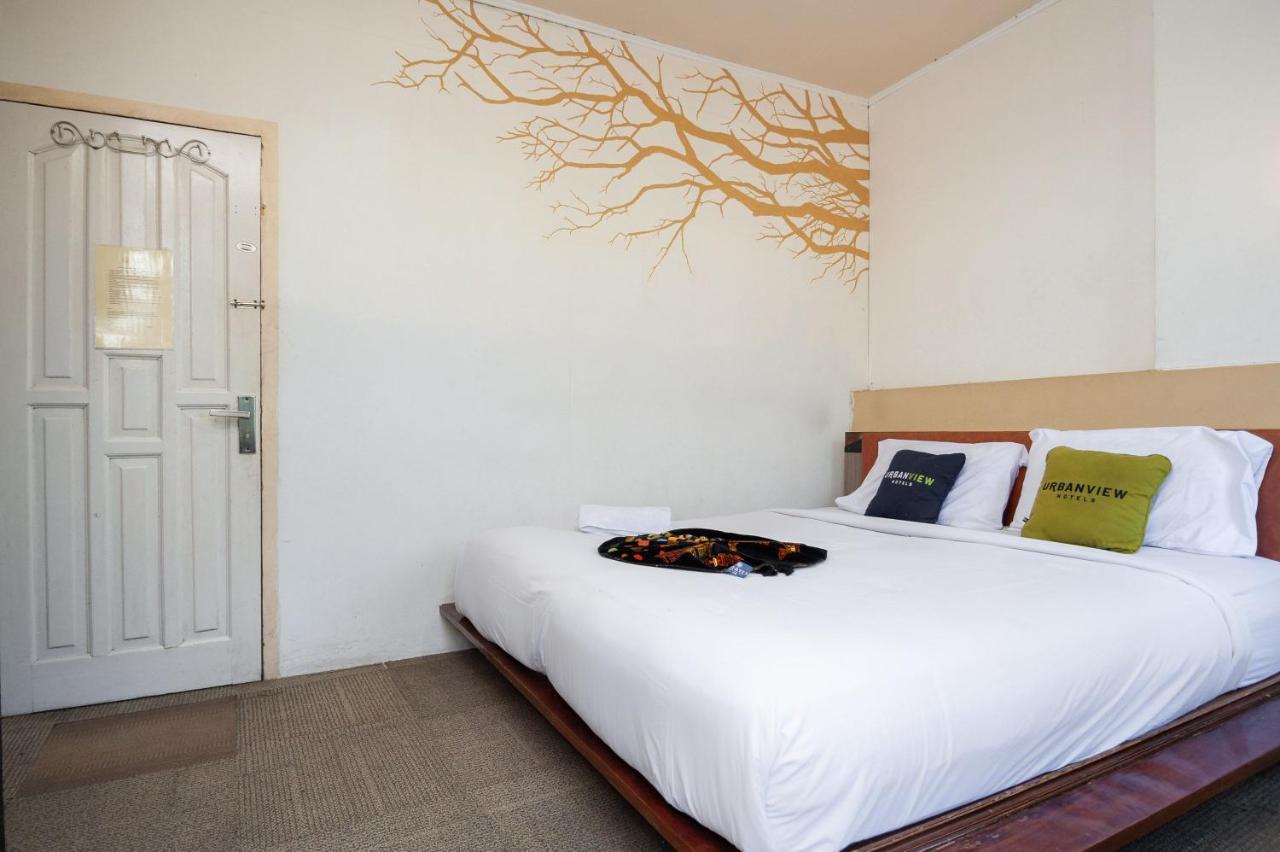 Urbanview Hotel Ananda Syariah By Reddoorz Bukittinggi Exterior foto