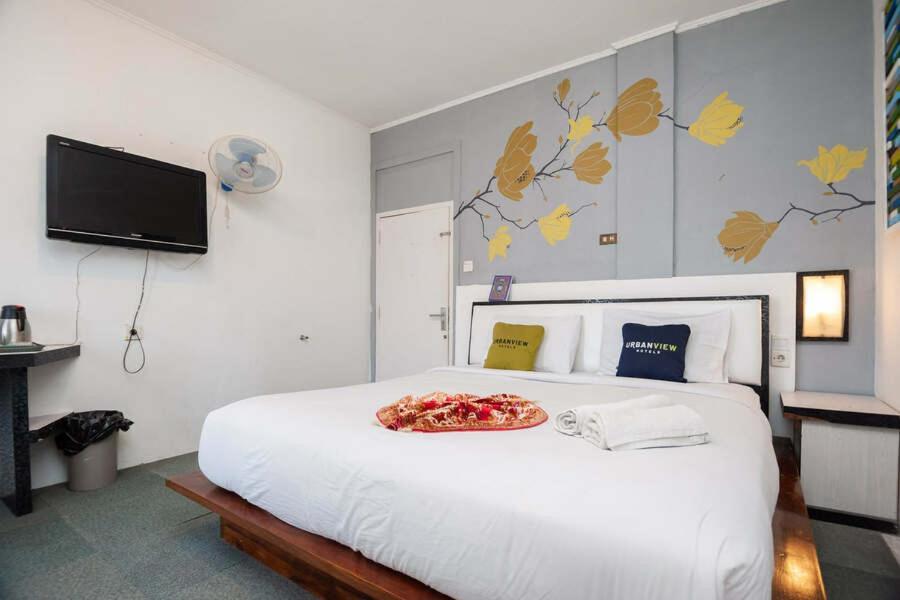 Urbanview Hotel Ananda Syariah By Reddoorz Bukittinggi Exterior foto